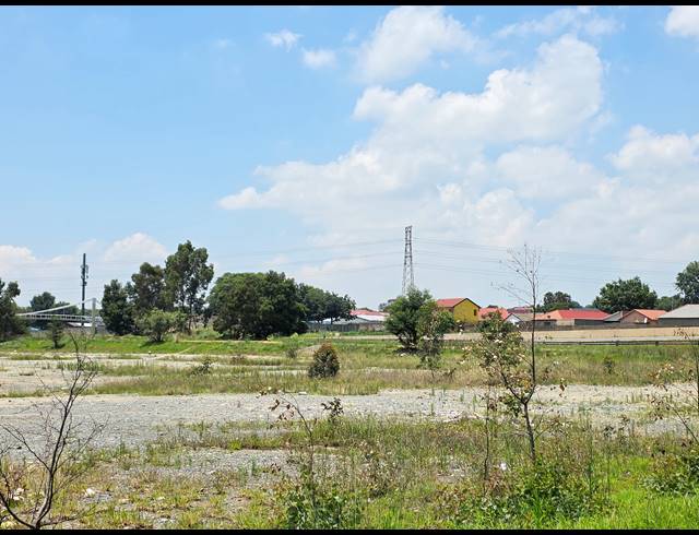 19,042M² VACANT LAND FOR SALE IN CITY DEEP